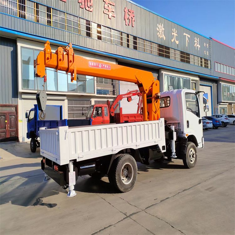 呈贡区三轮随车吊定制 农用改装机自备吊中瑞长期出售